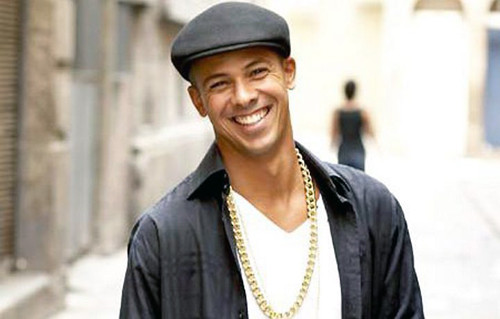 A abertura será no dia 3 de Janeiro, com o sambista Leandro Sapucahy (Foto: Divulgação)