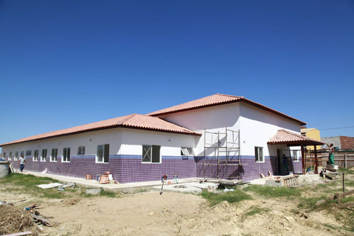 As obras da Creche modelo do Parque Jóquei Clube estão em fase de acabamento e construção da área externa (Foto: Rodolfo Lins)