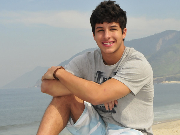 O jovem artista vai participar do júri que vai escolher a moça e o rapaz mais bonitos da praia campista (Foto: Divulgação)