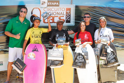 Novamente em uma decisão com o atual bicampeão brasileiro, Israel Salas, Ailton Neto aproveitou o conhecimento do pico e faturou uma passagem para o Peru (Foto: Secom)