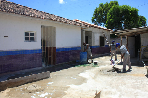 Já está em fase final a obra de reforma e ampliação da creche escola Nadir Pereira Gomes, na localidade de Rio Preto (Foto: Rodolfo Lins)