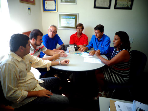 A Secretária executiva do Procon, Rosangela Tavares, se reuniu hoje com direção da FEC (Foto: Divulgação)