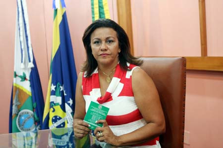 A secretária executiva do Procon de Campos, Rosangela Tavares disse que a procura no órgão é diária (Foto: Antônio Leudo)