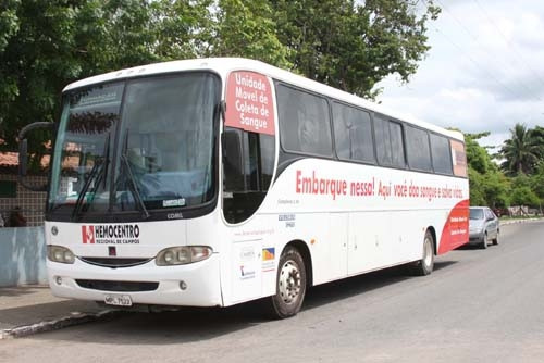 Nesta terça-feira (25) o ônibus do Hemocentro vai receber doadores em frente à Câmara Municipal de Campos, das 8 às 15h (Foto: Secom)