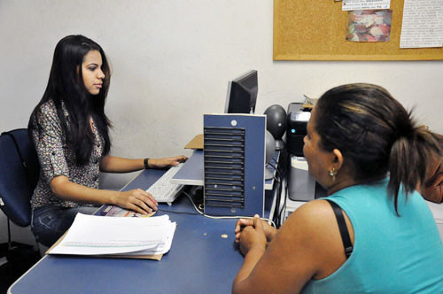 O incentivo de mãe para filha surtiu efeito na vida da estudante de Direito Juliana Pires, 23 anos (Foto: Rodolfo Lins)