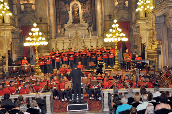 A Banda Sinfônica dos Fuzileiros Navais promete fazer um espetéculo como o que é apresentado nos grandes centros (Foto: Divulgação)