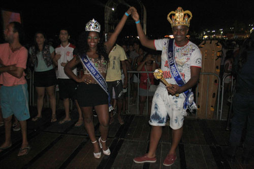 Os eleitos Rei Momo e Rainha do Carnaval 2014 estiveram presentes no show do Carrossel de Emoções (Foto: Roberto Joia)