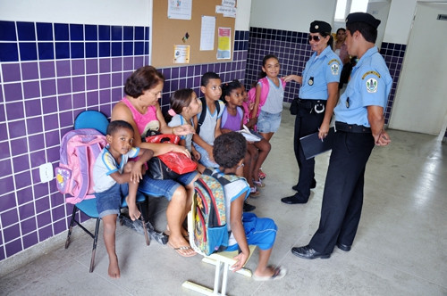 A exemplo dos anos anteriores, desde sua implantação no convívio das escolas do município, o Grupamento Ronda Escolar mantém em dia, temas importantes que vão ao encontro dos interesses de toda a comunidade tais como Cidadania, Convivência sem V (Foto: Rodolfo Lins)