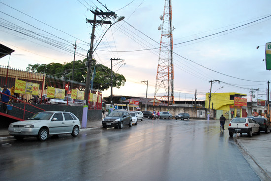 O trecho da Avenida Nazário Pereira Gomes, próximo à Padaria Nogueira, não fica mais alagado com as fortes chuvas (Foto: Rodolfo Lins)