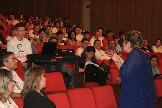 Ela falou sobre a importância da automotivação, da garra e da vontade e destacou também, a importância do marketing pessoal. (Foto: Roberto Joia)