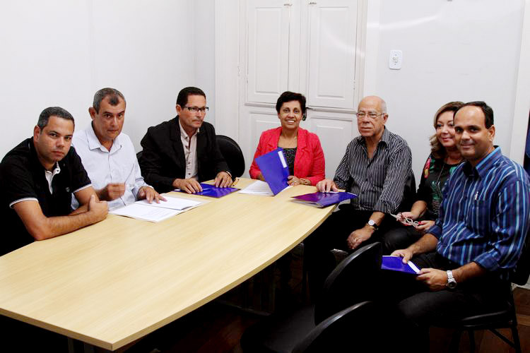 A posse aconteceu na tarde desta quarta-feira, na Secretaria de Trabalho e Renda (Foto: Rodolfo Lins)