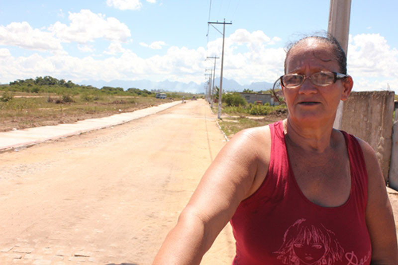 A doméstica de 55 anos, Ediméia Marcelo Viana, moradora do local há 35 anos informa que, nos últimos anos, Ponta da Lama vem ganhando uma nova estrutura devido aos investimentos feitos pela prefeitura (Foto: Secom)
