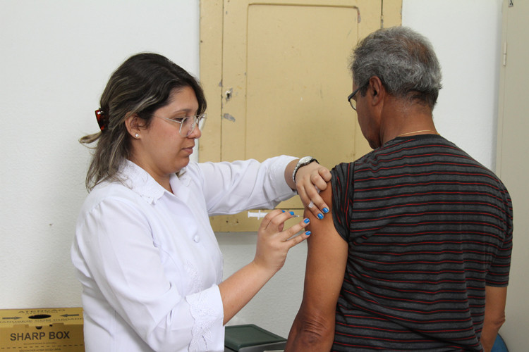 A Secretaria Municipal de Saúde imunizou quase 11 mil pessoas contra a gripe, desde o início da campanha, na quinta-feira, dia 24 (Foto: Rodolfo Lins)