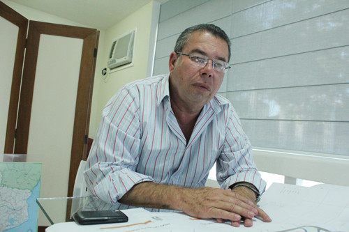 O secretário Edilson Peixoto anunciou também, obras em outras localidades (Foto: Secom)