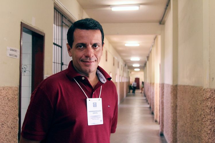 Em virtude da greve dos vigilantes das agências bancárias, o secretário de Administração e Gestão de Pessoas, Fábio Ribeiro, informou que as datas das provas objetivas do concurso para a área da educação da Prefeitura de Campos terão novas datas (Foto: Rodolfo Lins)