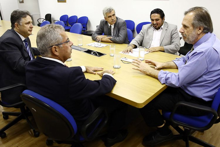 O secretário de Agricultura de Campos, Eduardo Crespo, foi recebido em audiência, pelo Ministro do Desenvolvimento Agrário, Miguel Rosseto, acompanhado do presidente da Comissão de Agricultura da Câmara Federal, Paulo Feijó e o deputado federal, (Foto: César Ferreira)