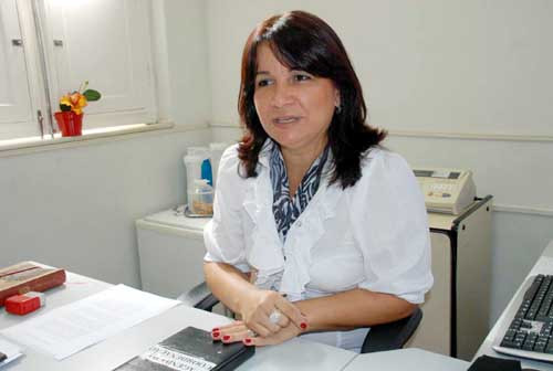 De acordo com a coordenadora do Programa DST/ Aids/ Hepatites Virais, Ana Teresa de Sá, as equipes de atenção básica têm papel relevante no diagnóstico e no acompanhamento das pessoas portadoras de hepatites (Foto: Antônio Leudo)