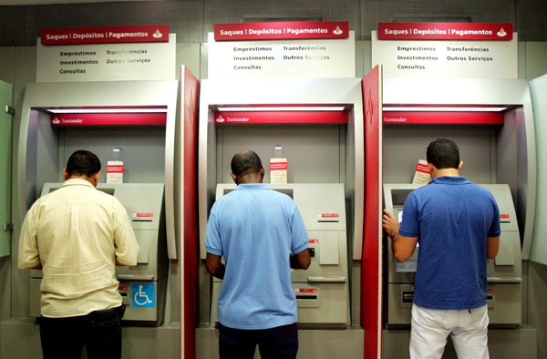 Pagamento dos servidores será efetuado até sexta-feira (30) (Foto: Antônio Leudo)