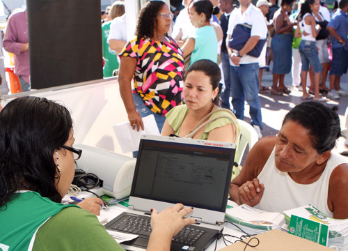 O Prefeitura Presente apresenta vários tipos de atendimentos (Foto: César Ferreira)