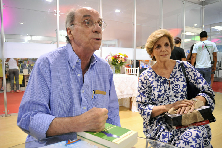 Os filhos de José Cândido de Carvalho recebem homenagem nesta quarta-feira na Bienal do Livro (Foto: Secom)