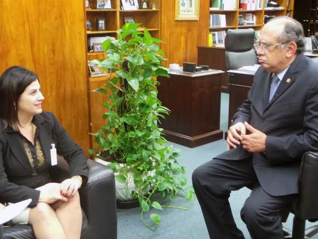 A prefeita Rosinha Garotinho e o ministro Gilmar Mendes (Foto: Divulgação)