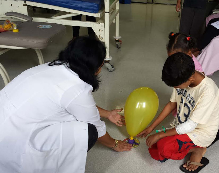 As atividades, que serão promovidas pela terapeuta ocupacional da Pediatria do HFM, Sacha Queiroz, durante toda a semana, comemoram o Dia Mundial do Brincar (Foto: Divulgação)