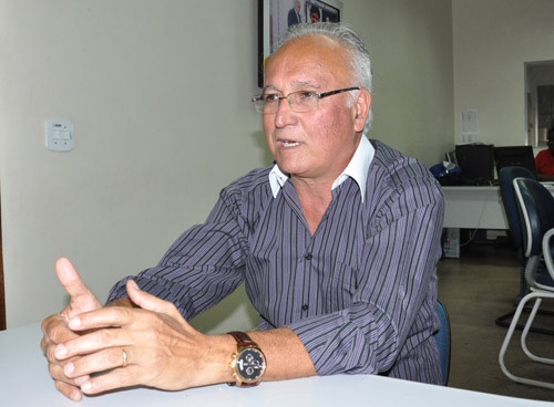 O secretário de Limpeza Pública, Praças e Jardins, Jorge Range, diz que os trabalhos deverão começar dentro de 90 dias (Foto: Secom)