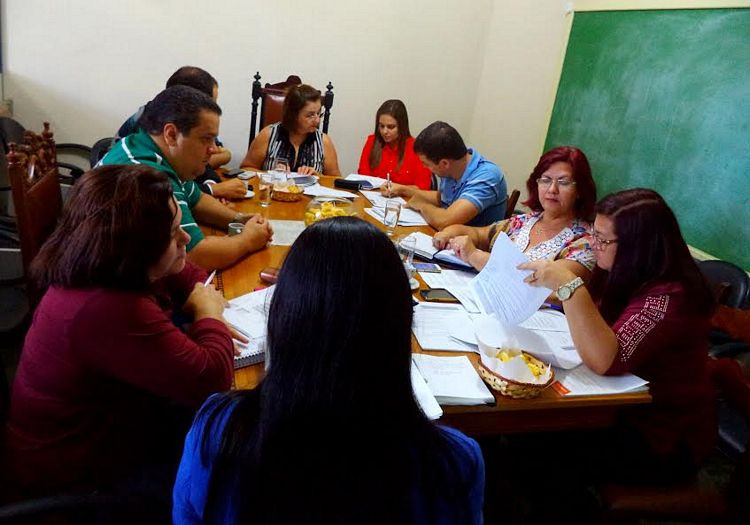 Uma reunião entre representantes da Fundação Municipal da Infância e da Juventude (FMIJ) e da Secretaria Municipal de Educação, Cultura e Esportes (Smece) foi realizada nesta terça-feira (3), na Smece (Foto: Divulgação)