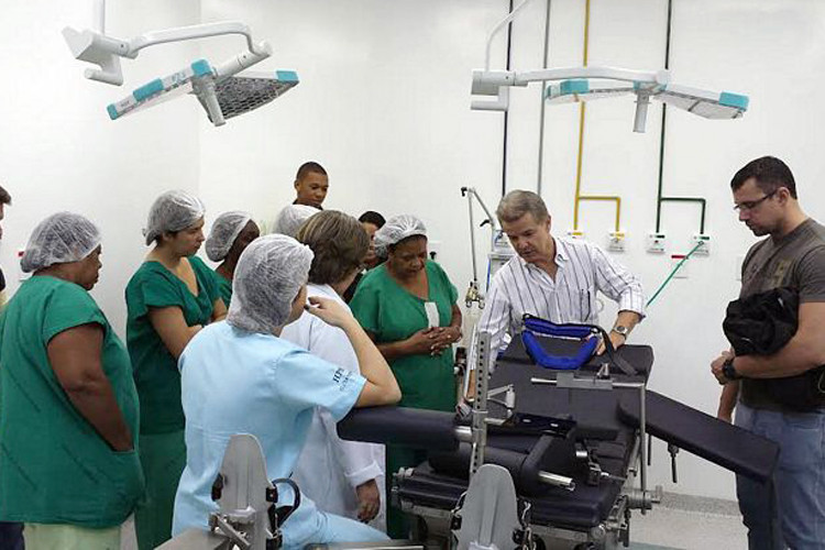 A Fundação Municipal de Saúde (FMS) realizou nesta quarta-feira (4), um treinamento com médicos e profissionais de enfermagem do Hospital Ferreira Machado, para utilização dos equipamentos do novo Centro Cirúrgico do HFM (Foto: Divulgação)