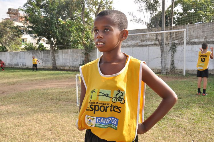 Escolinha de futebol da FME anima crianças e adolescentes