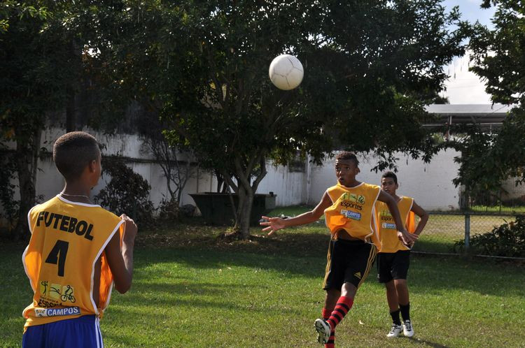 bush present amount Escolinha de futebol da FME anima crianças e adolescentes