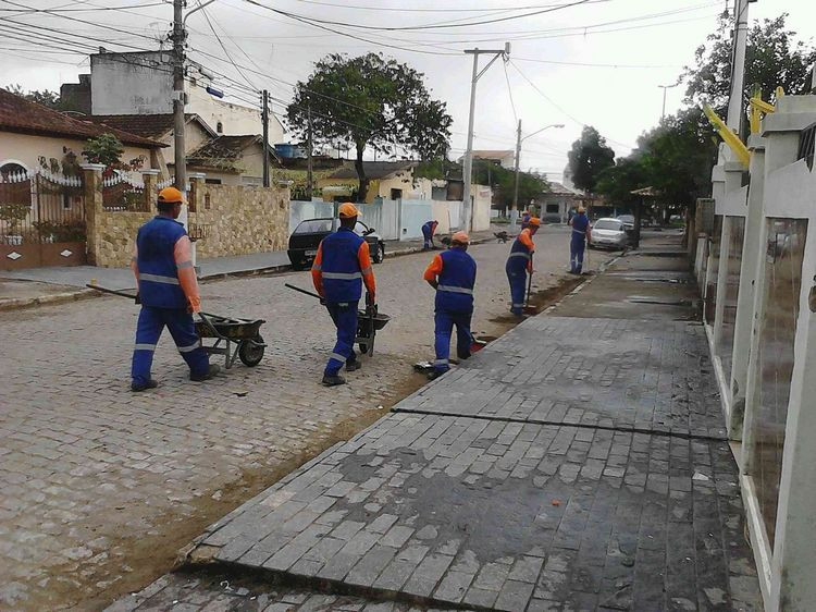 O mutirão de limpeza iniciado nesta sexta-feira, prossegue neste sábado, dia 14 (Foto: Divulgação)