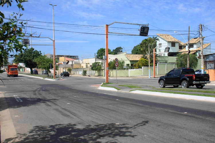 A avenida expressa é bem sinalizada, conta com ciclovia e foi toda urbanizada (Foto: Secom)