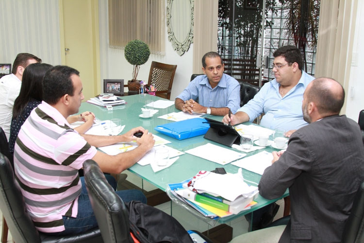 A Guarda Civil Municipal recebeu equipamentos de segurança, como o taser, que será utilizado após capacitação de cerca de 40 guardas, através do Ministério da Justiça, previsto para o mês de agosto (Foto: Rodolfo Lins)