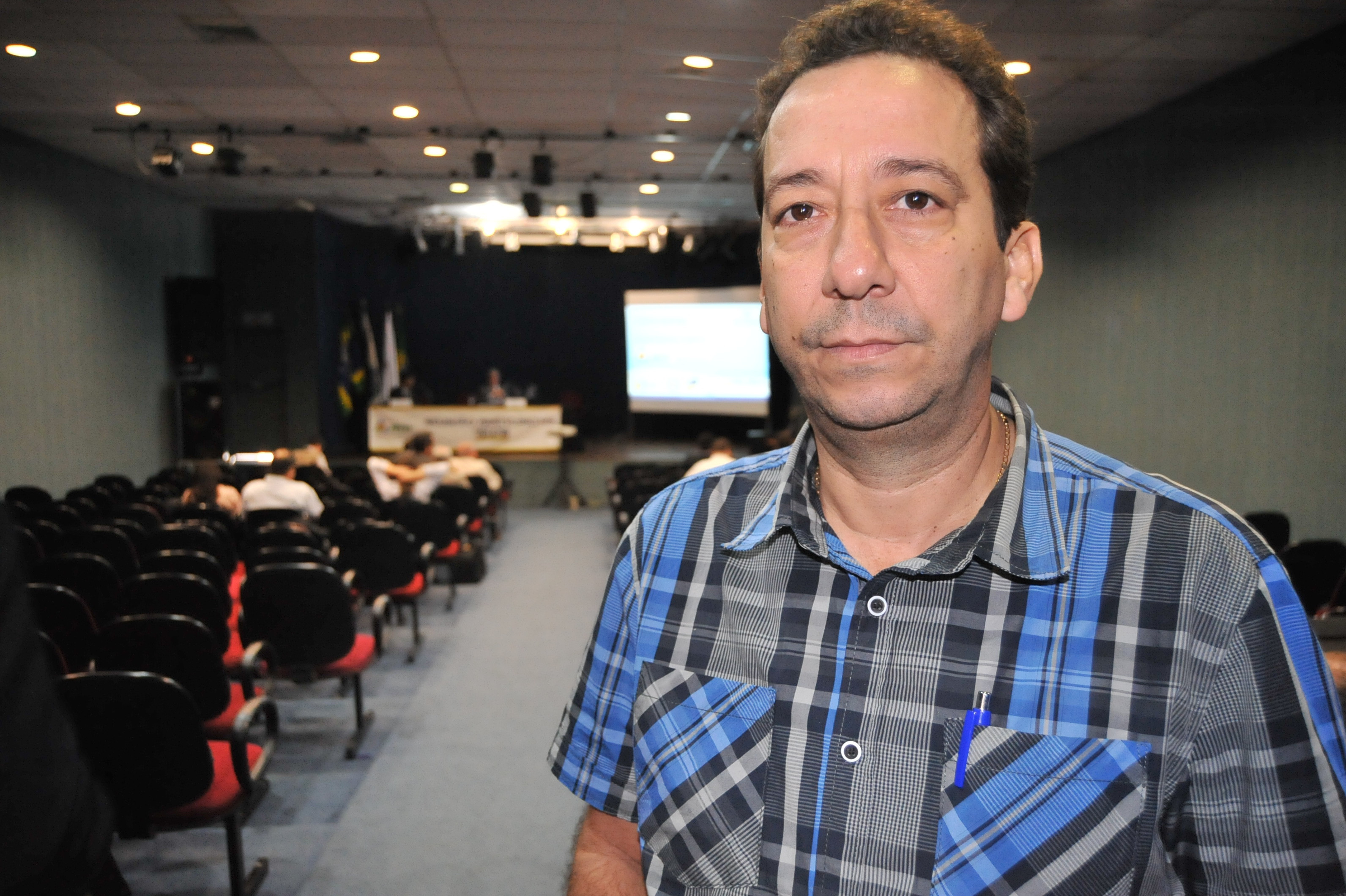 Segundo Paulo Dias as obras vão evitar os constantes alagamentos que acontecem naquele local nos períodos de chuva forte no município (Foto: Secom)