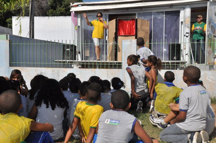 s atividades do projeto Viajando com as Artes, da Secretaria Municipal de Educação, Cultura e Esportes (Smece), acontem nesta quinta-feira (10), das 9h às 15h, na Escola Municipal João Clapp (Foto: Secom)