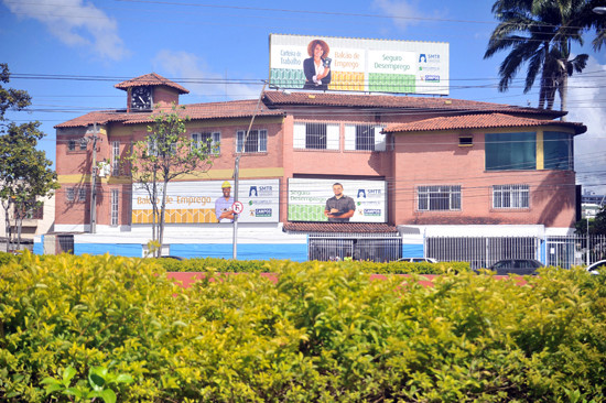 Mil duzentas e onze vagas estão sendo oferecidas pelo Balcão de Emprego Municipal nesta terça-feira (29) (Foto: Secom)