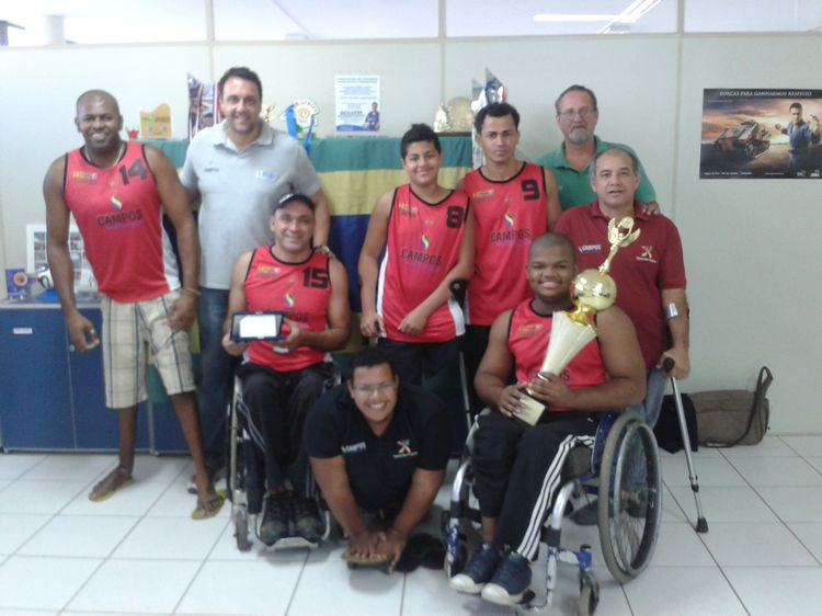 Durante a visita, o presidente da FME destacou a importância do trabalho realizado pela Ong, que desde a sua criação, recebe o apoio da Fundação, e vem mostrando uma dedicação especial no incentivo à prática dos esportes paraolímpicos. (Foto: Divulgação)