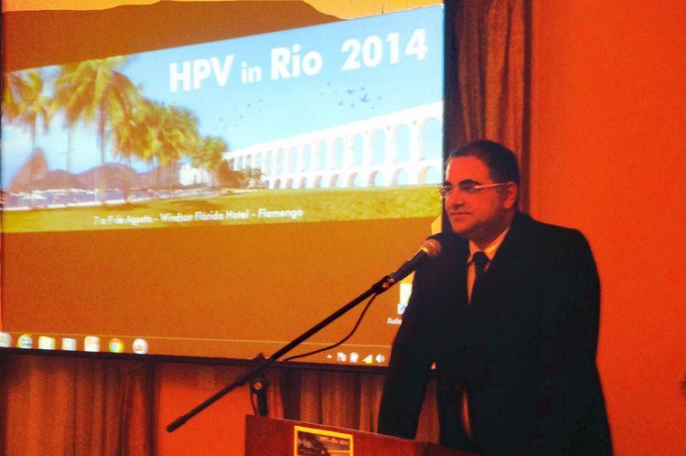 O diretor de Vigilância em Saúde, Charbell Kury, apresentou a estratégia de vacinação contra o HPV para meninos do município (Foto: Divulgação)