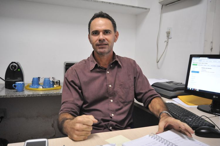 Segundo o coordenador do Programa, o geneticista e pesquisador Marcelo Coutinho, cerca de 5 mil pessoas estão cadastradas (Foto: Rogério Azevedo)