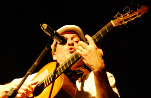 O violonista, cantor e compositor internacional sobe ao palco a partir das 20h (Foto: César Ferreira)