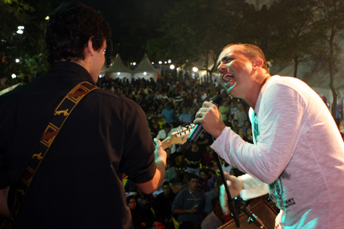 Sandro Balli arraancou aplausos da platéia no Canteiro da Diocese (Foto: César Ferreira)