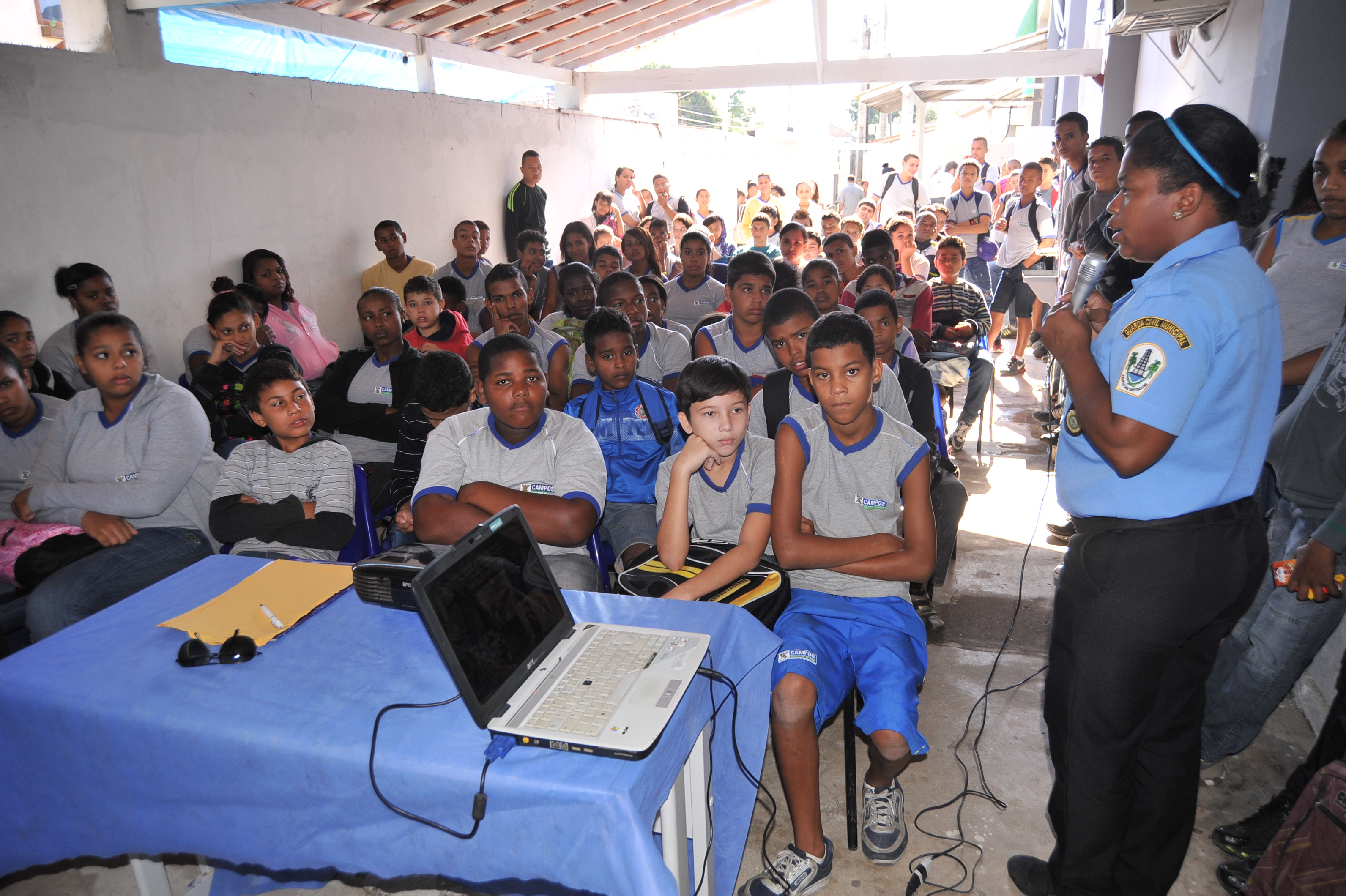 O projeto Ronda Escolar, desenvolvido pela Guarda Civil Municipal, através da Secretaria de Paz e Defesa Social, desenvolve o trabalho de patrulhamento nas redes municipal e estadual de ensino (Foto: secom)