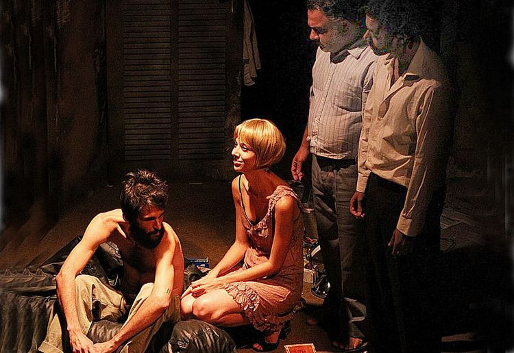 O espetáculo ?Uma Pilha de Pratos na Cozinha?, com texto de Mário Bortolotto e direção do ator Alexandre Borges, será a atração deste domingo (21), às 20h, no Teatro Municipal Trianon (Foto: secom)