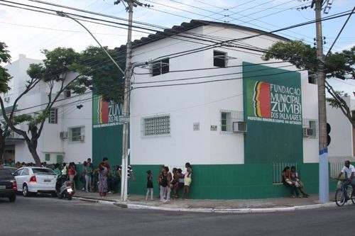 A Superintendência de Igualdade Racial, da Fundação Cultural Jornalista Oswaldo Lima, inicia as oficinas de capoeira, violão, lambaeróbica, balé e hip hop no pólo do Imbé, na próxima segunda-feira (22) (Foto: secom)