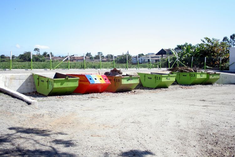 Os Pontos de Entrega Voluntária de Entulhos (Peves), que funcionam em vários pontos da cidade de Campos, são responsáveis pelo recolhimento de cerca de 22 toneladas mensais de material (Foto: secom)
