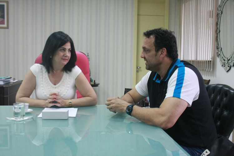 A Prefeita Rosinha Garotinho recebeu, em seu gabinete, o presidente da Fundação Municipal de Esportes (FME), André Ferreira, o Pampa (Foto: Rodolfo Lins)