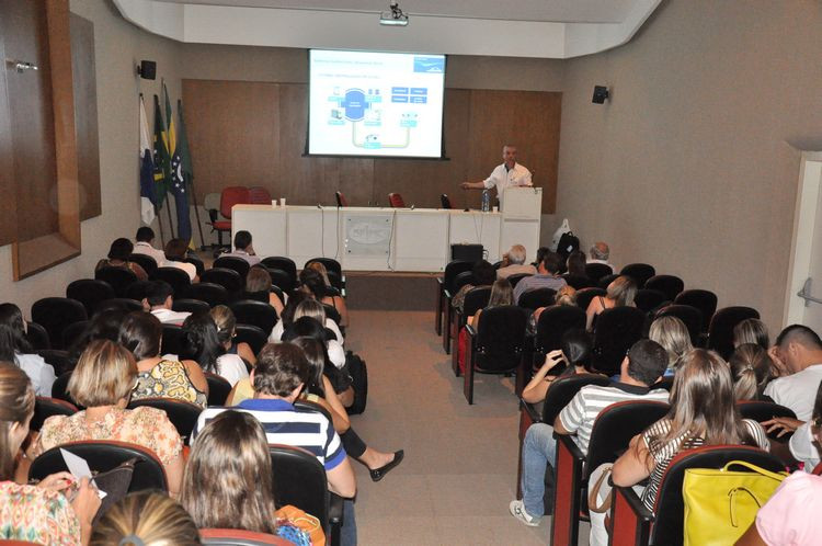 O curso foi direcionado a farmacêuticos, enfermeiros e técnicos de enfermagem da rede municipal (Foto: Secom)