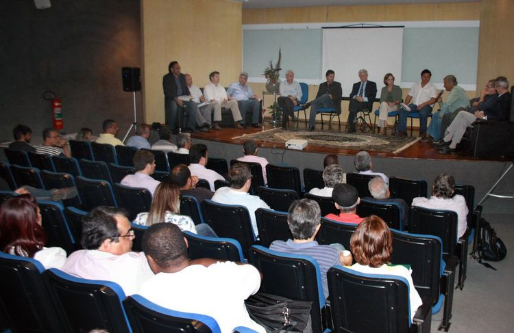 O Plano deTrabalho para o Parque Tecnológico do Norte Fluminense foi apresentado durante a Semana Nacional de Tecnologia na Uenf (Foto: Secom)