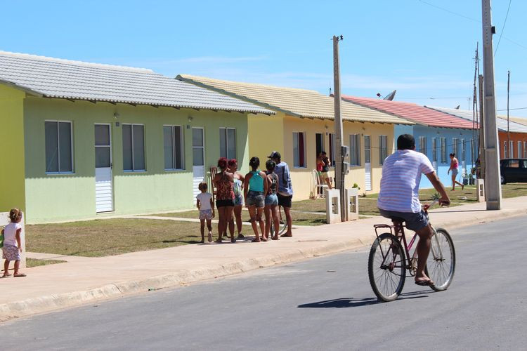 A prefeita Rosinha Garotinho e o secretário da Família e Assistência Social, Geraldo Venâncio, inauguram nesta segunda-feira, às 18h, mais um condomínio da segunda etapa do Programa Morar Feliz (Foto: secom)